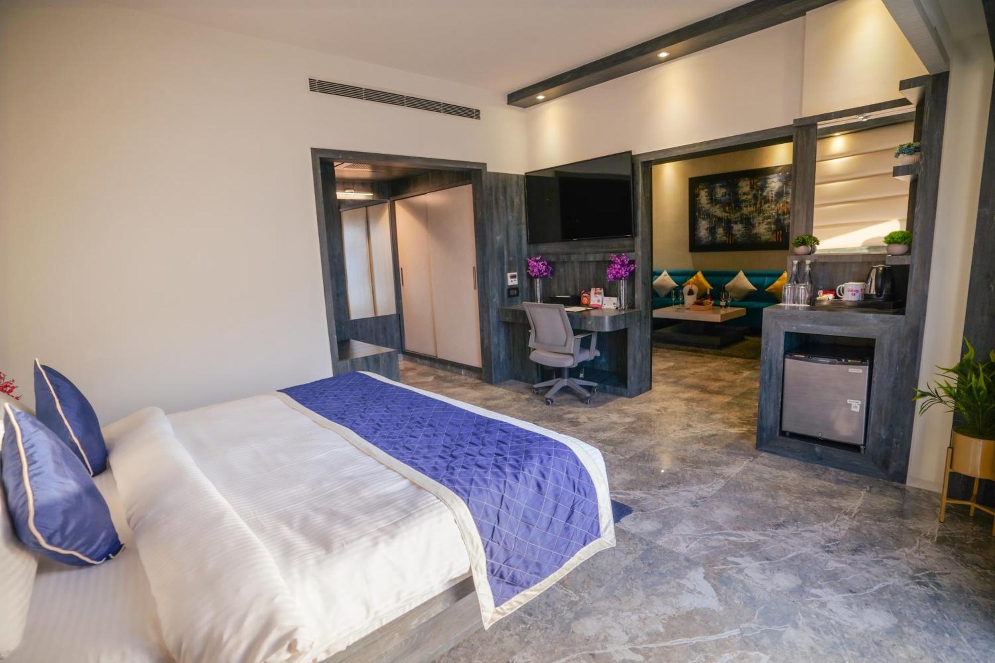Hotel Swarn Towers Bareilly Extérieur photo