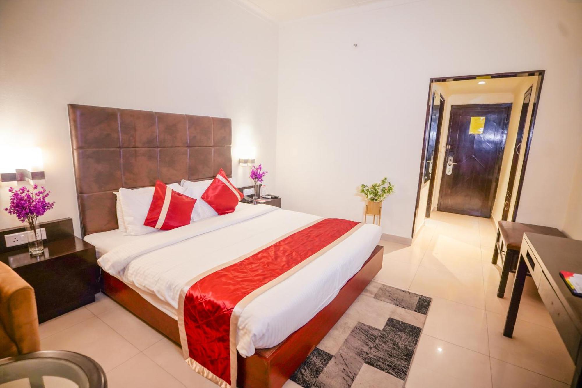 Hotel Swarn Towers Bareilly Extérieur photo