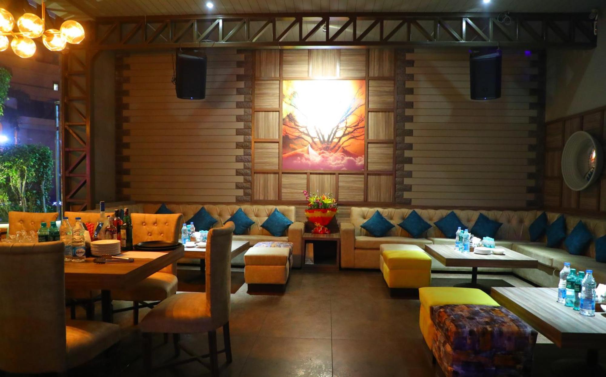 Hotel Swarn Towers Bareilly Extérieur photo