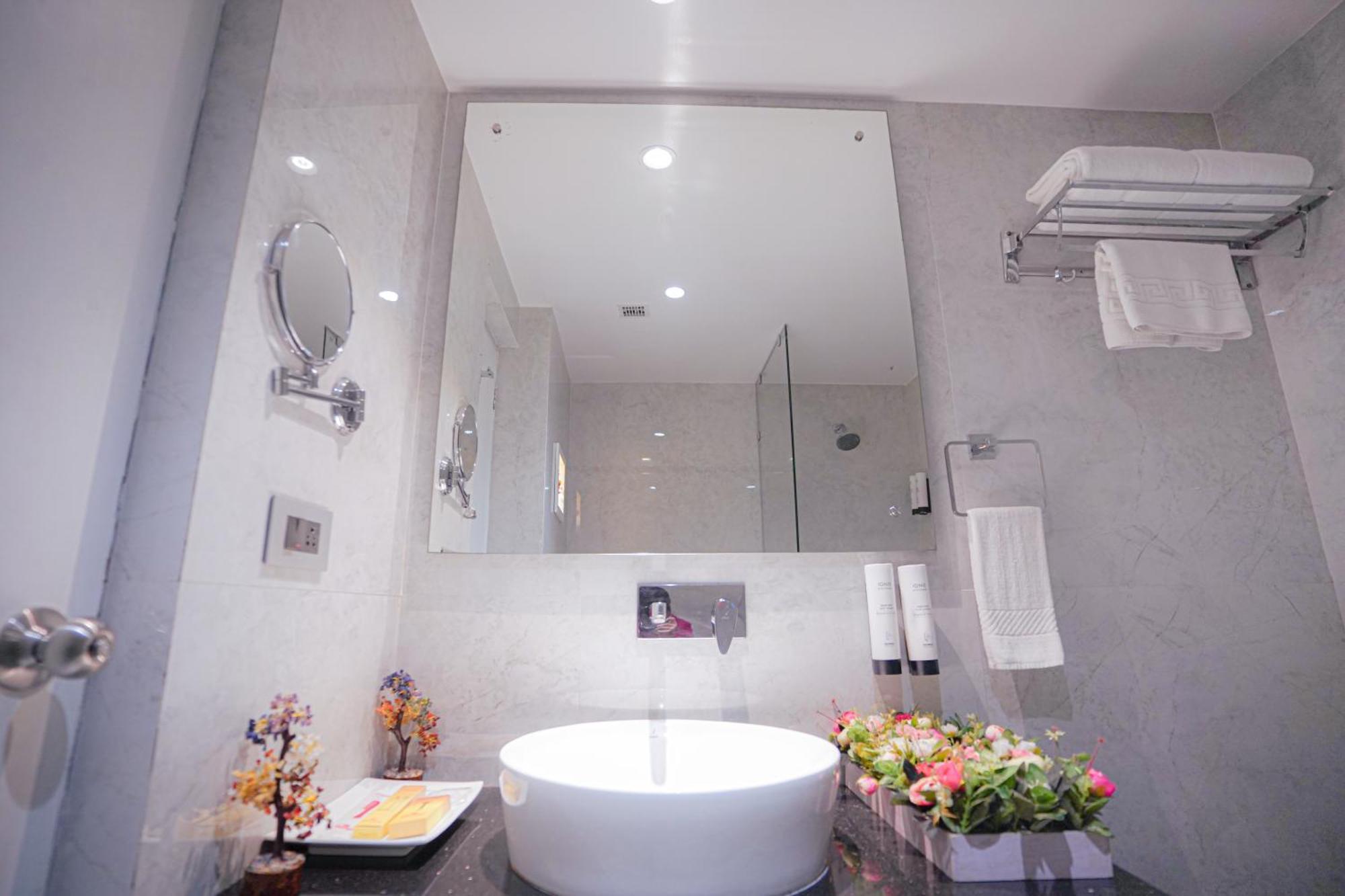 Hotel Swarn Towers Bareilly Extérieur photo