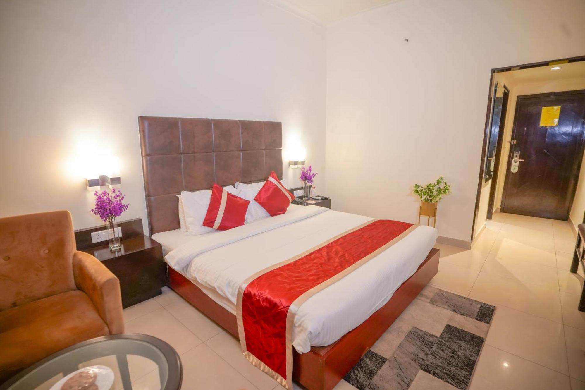 Hotel Swarn Towers Bareilly Extérieur photo