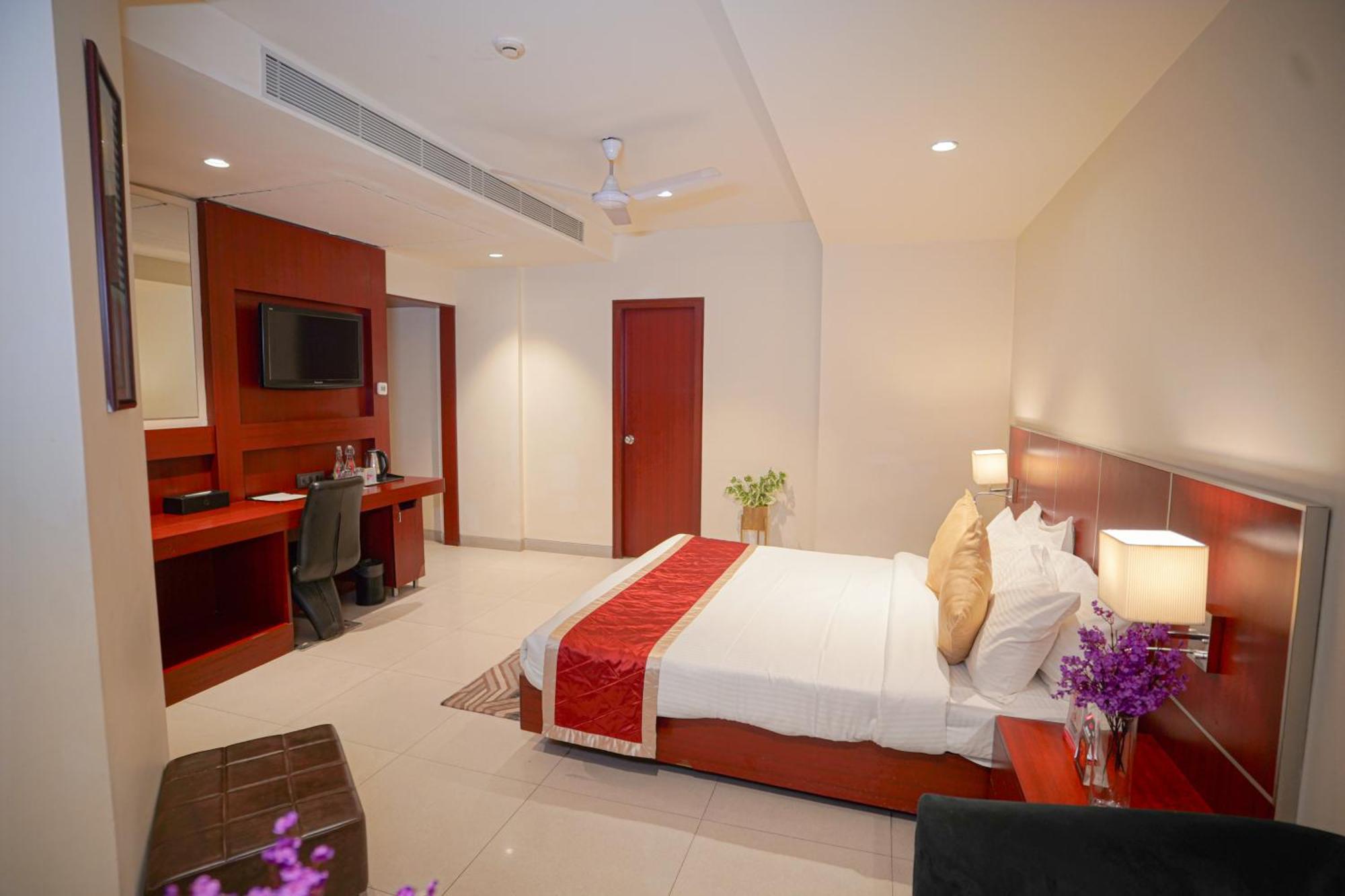 Hotel Swarn Towers Bareilly Extérieur photo