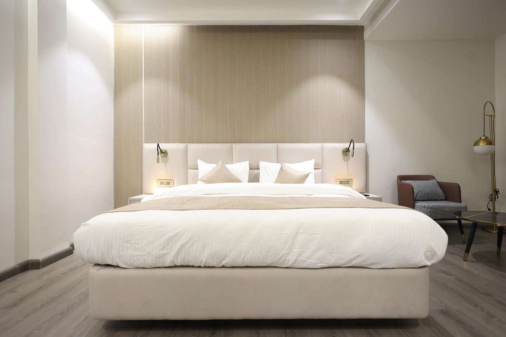 Hotel Swarn Towers Bareilly Extérieur photo