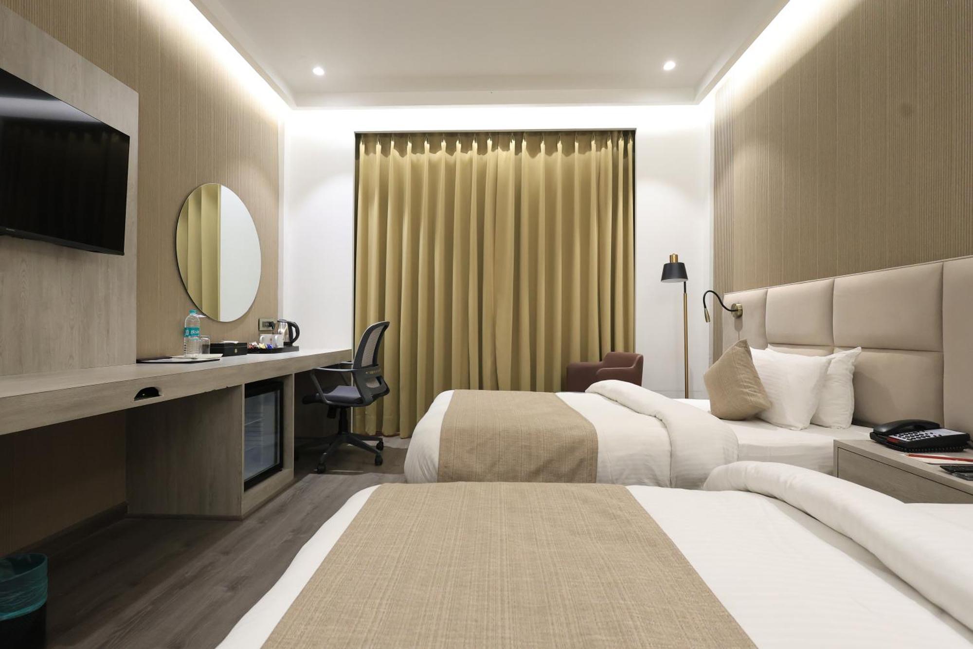 Hotel Swarn Towers Bareilly Extérieur photo
