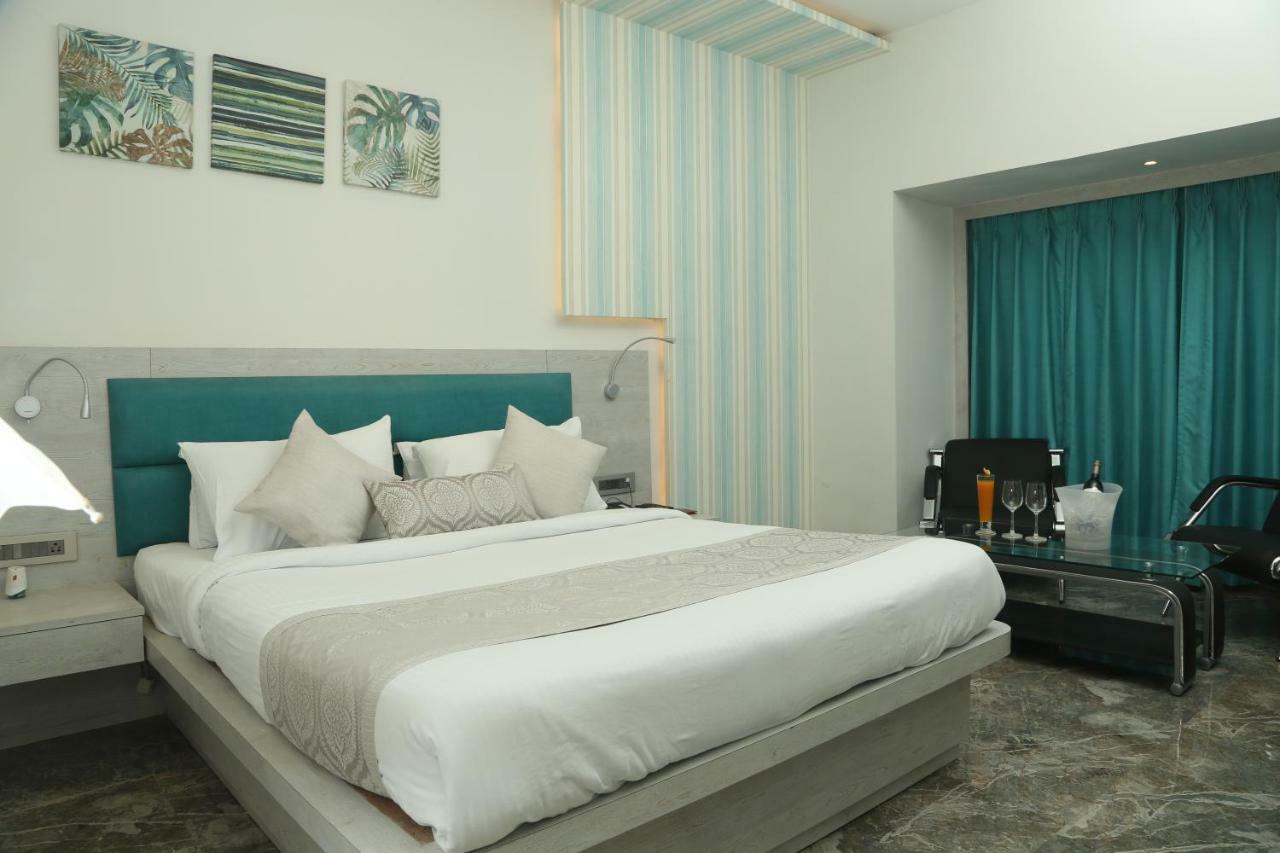 Hotel Swarn Towers Bareilly Extérieur photo